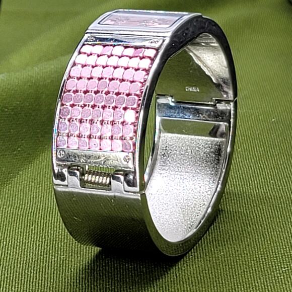 VTG STUDIO Wide Cuff Clamper Pink Metalic Mesh Silvertone Watch Bracelet - Picture 5 of 5